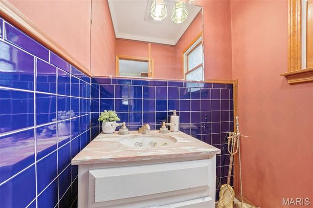 5257 Westminster Place, St Louis, MO 63108