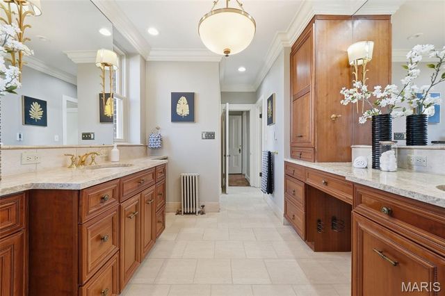 5257 Westminster Place, St Louis, MO 63108