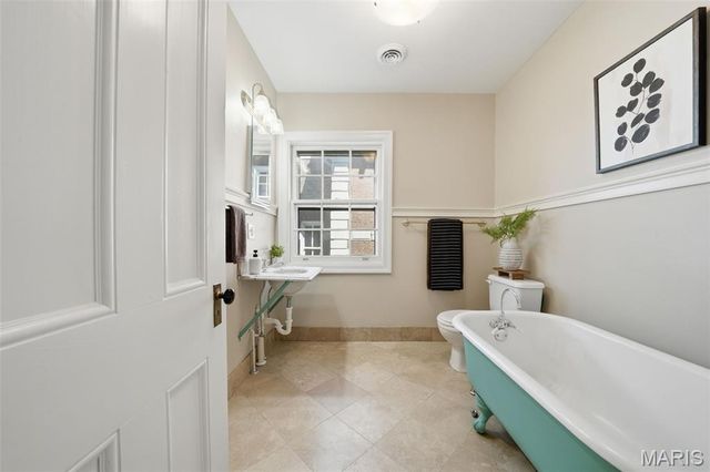 5257 Westminster Place, St Louis, MO 63108