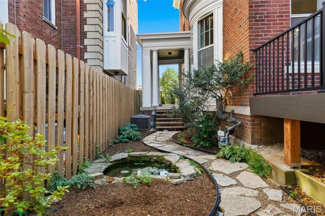 5257 Westminster Place, St Louis, MO 63108