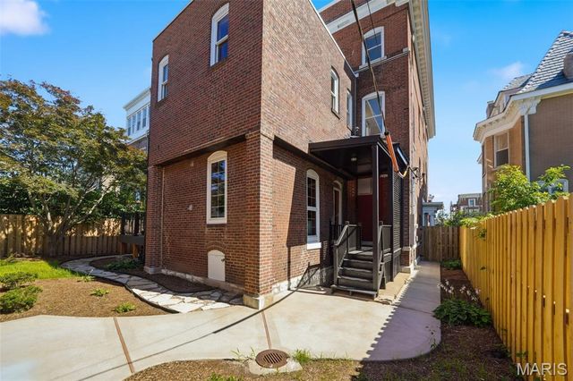 5257 Westminster Place, St Louis, MO 63108