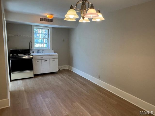 5257 Westminster Place, St Louis, MO 63108