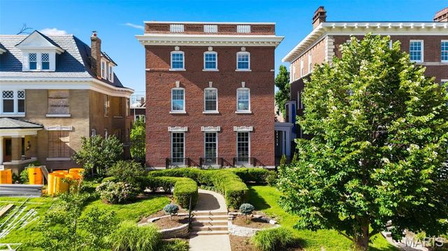 5257 Westminster Place, St Louis, MO 63108