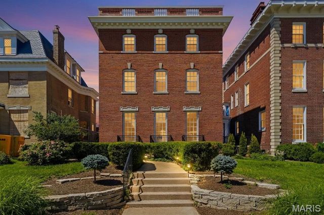 5257 Westminster Place, St Louis, MO 63108