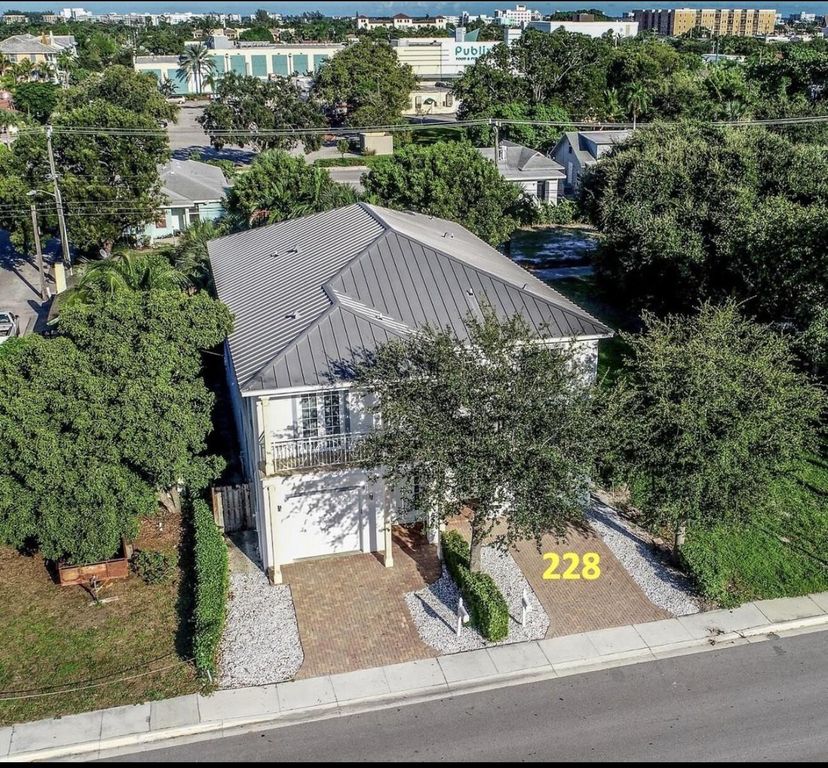 230 N G Street, Lake Worth Beach, FL 33460