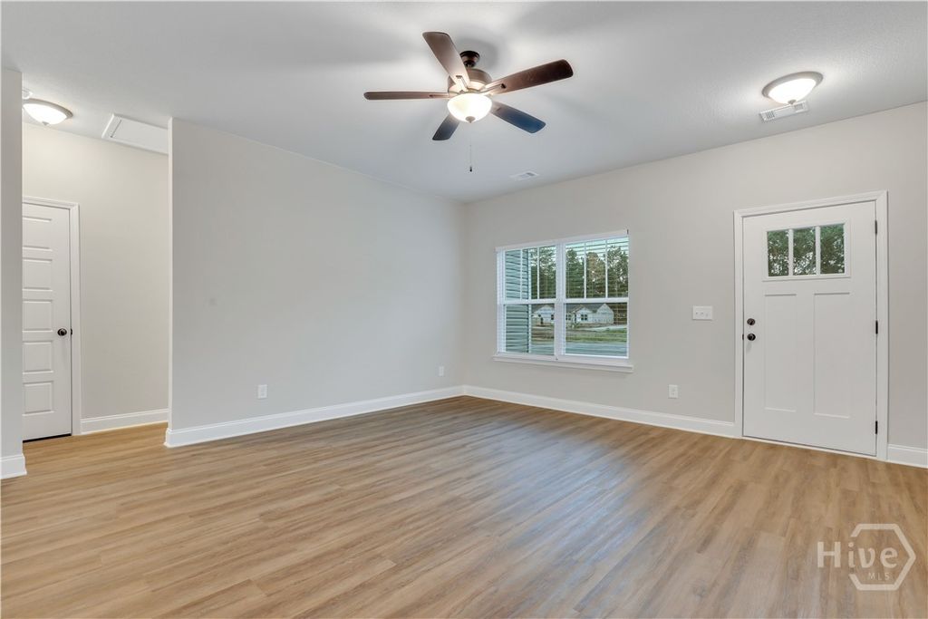 Image 4 of property listing at 8 Donny Circle A, Rincon, GA 31326