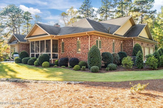 11 Whithorn Court, Pinehurst, NC 28374