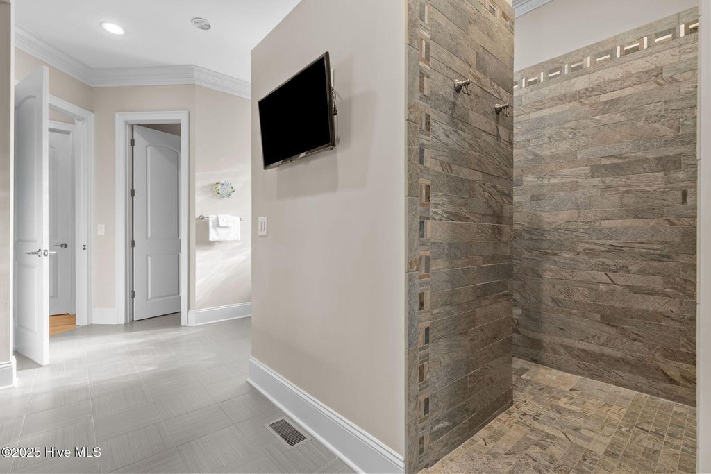 Image 19 of property listing at 11 Whithorn Court, Pinehurst, NC 28374