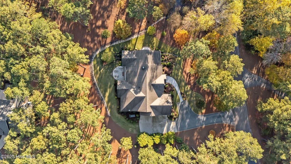 Image 51 of property listing at 11 Whithorn Court, Pinehurst, NC 28374