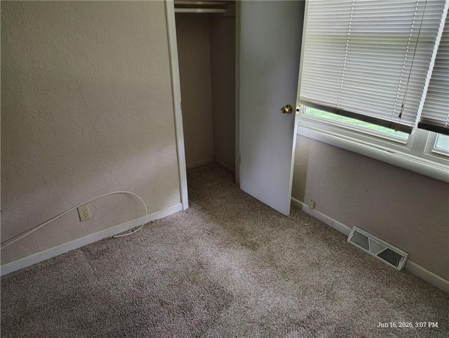 11917 W 91st Terrace, Lenexa, KS 66215