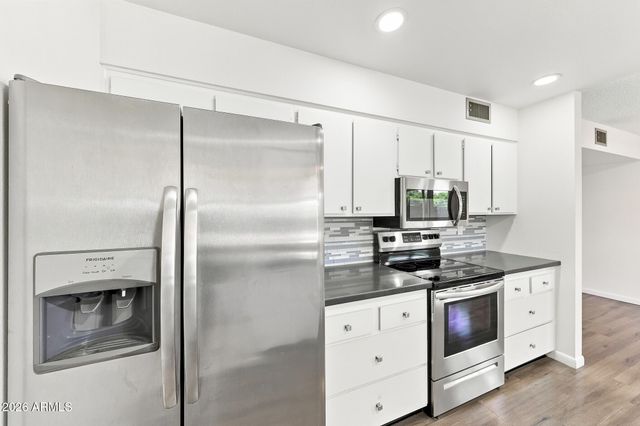 9443 W NEWPORT Drive, Sun City, AZ 85351