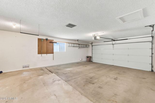 9443 W NEWPORT Drive, Sun City, AZ 85351