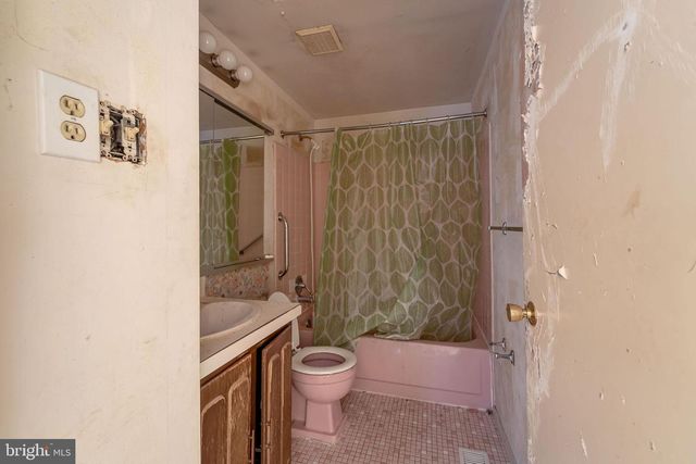 44 ROCKLAND DR, Willingboro, NJ 08046