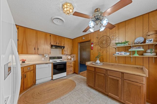 613 Harper Rd, Kerrville, TX 78028