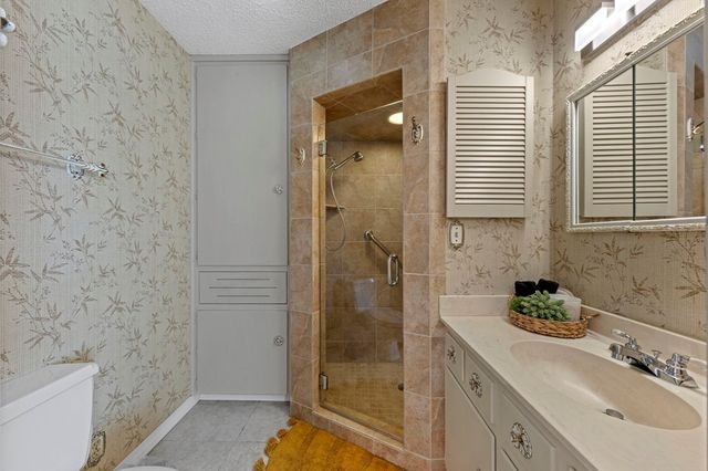 613 Harper Rd, Kerrville, TX 78028