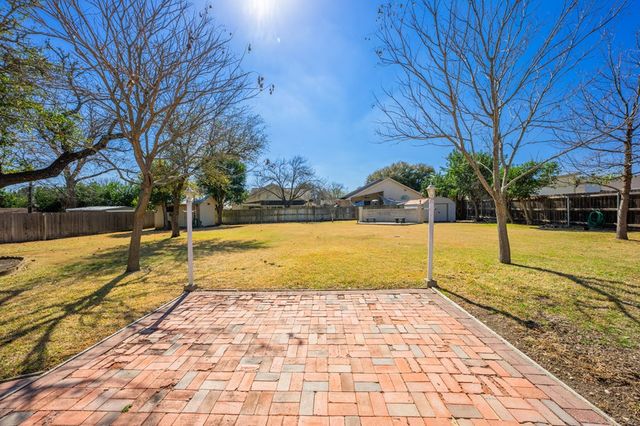 613 Harper Rd, Kerrville, TX 78028