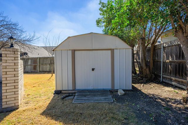 613 Harper Rd, Kerrville, TX 78028