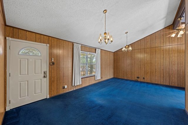 613 Harper Rd, Kerrville, TX 78028