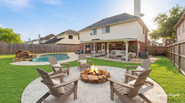 7011 Trimstone Drive, Pasadena, TX 77505