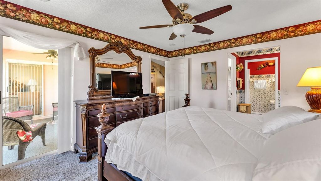 Image 27 of property listing at 2151 SILVER RE DRIVE, Lakeland, FL 33810