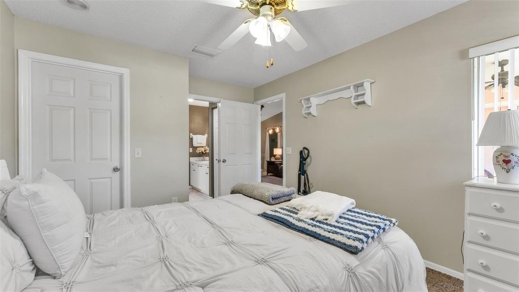 Image 34 of property listing at 2151 SILVER RE DRIVE, Lakeland, FL 33810