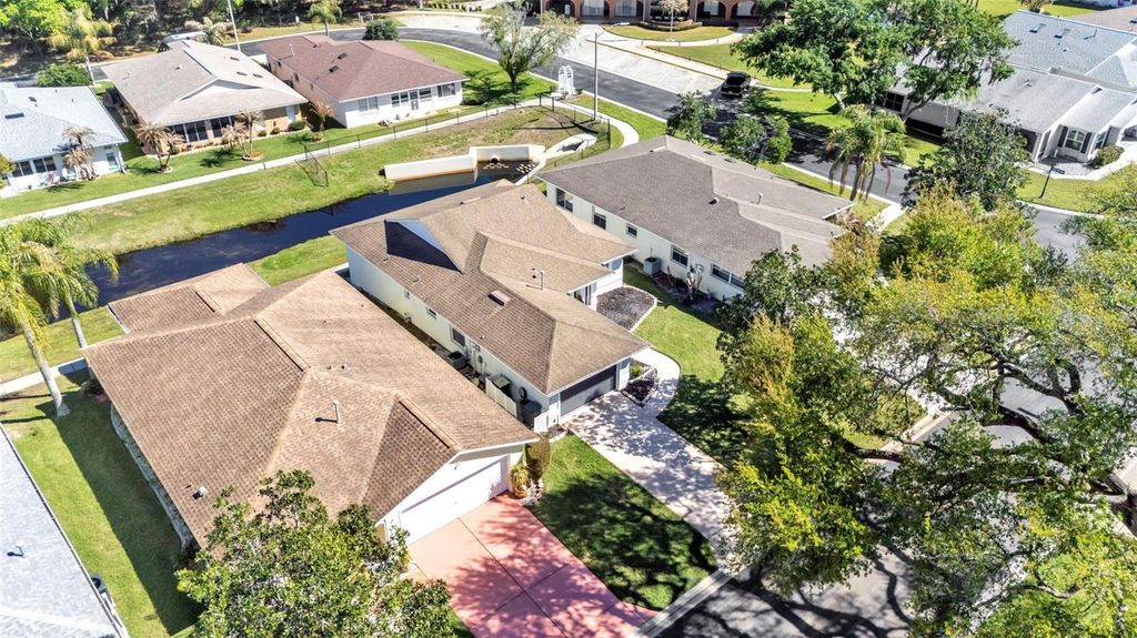 Image 5 of property listing at 2151 SILVER RE DRIVE, Lakeland, FL 33810