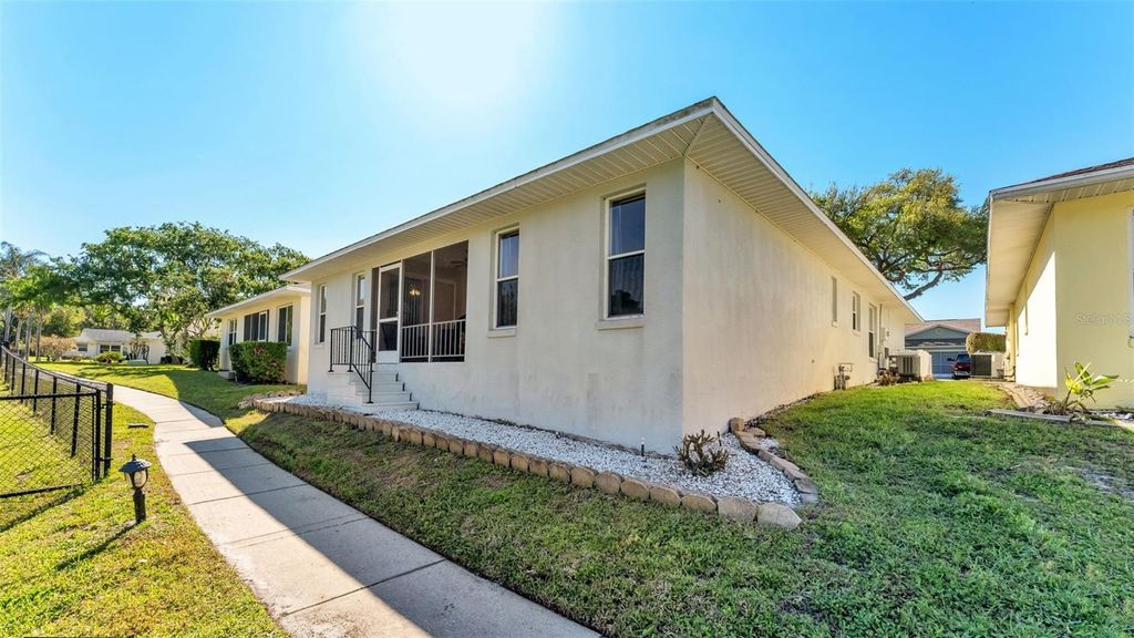 Image 42 of property listing at 2151 SILVER RE DRIVE, Lakeland, FL 33810