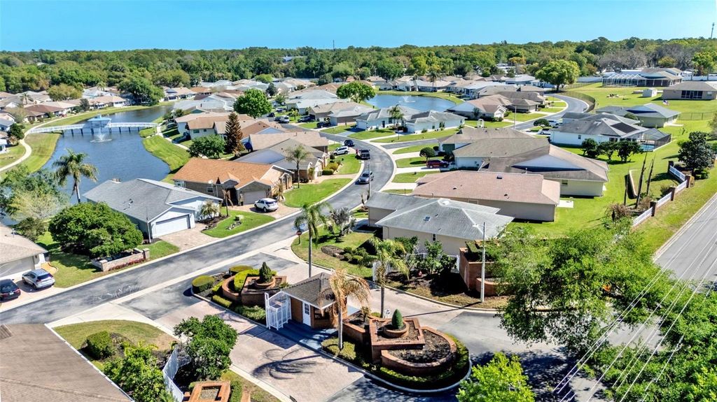 Image 50 of property listing at 2151 SILVER RE DRIVE, Lakeland, FL 33810