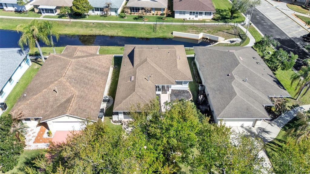 Image 6 of property listing at 2151 SILVER RE DRIVE, Lakeland, FL 33810