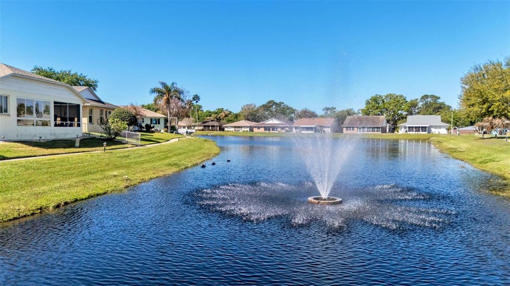 Image 9 of property listing at 2151 SILVER RE DRIVE, Lakeland, FL 33810