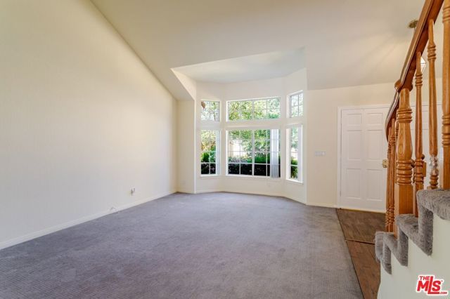 7306 Newcastle Avenue, Reseda (los Angeles), CA 91335