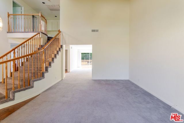 7306 Newcastle Avenue, Reseda (los Angeles), CA 91335