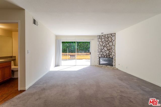 7306 Newcastle Avenue, Reseda (los Angeles), CA 91335