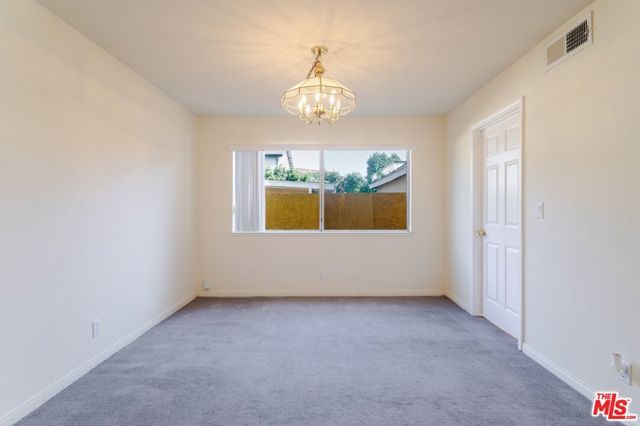 7306 Newcastle Avenue, Reseda (los Angeles), CA 91335