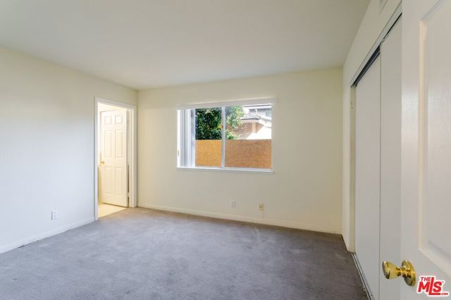 7306 Newcastle Avenue, Reseda (los Angeles), CA 91335