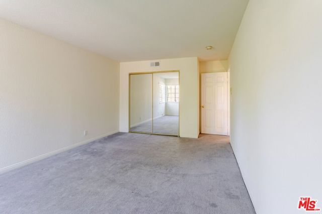 7306 Newcastle Avenue, Reseda (los Angeles), CA 91335