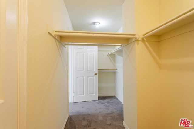 7306 Newcastle Avenue, Reseda (los Angeles), CA 91335