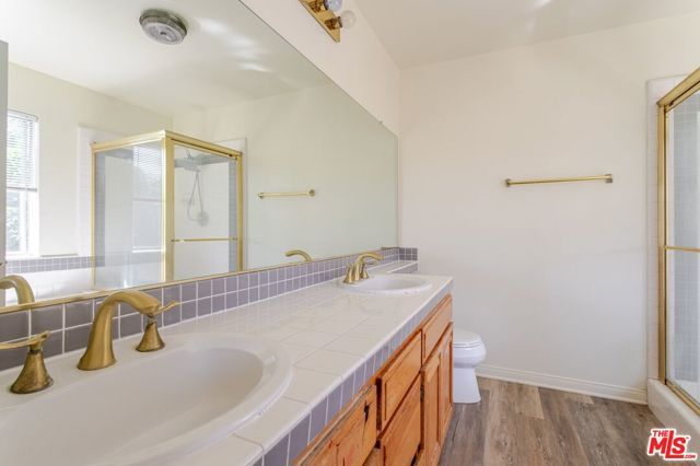 7306 Newcastle Avenue, Reseda (los Angeles), CA 91335