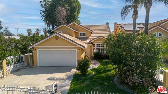 7306 Newcastle Avenue, Reseda (los Angeles), CA 91335