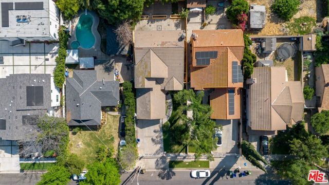 7306 Newcastle Avenue, Reseda (los Angeles), CA 91335