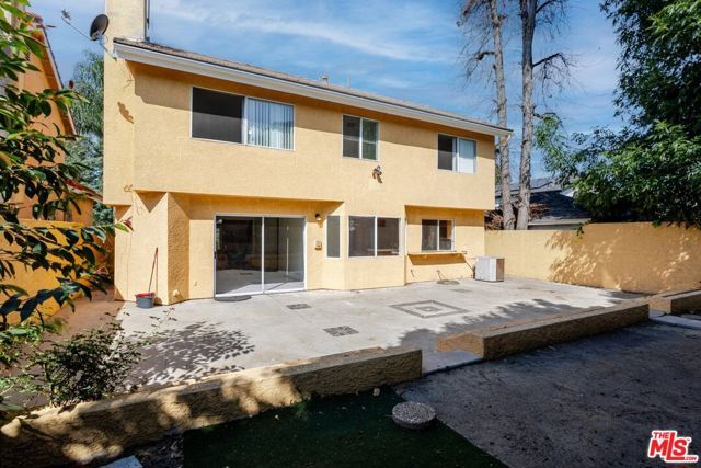 7306 Newcastle Avenue, Reseda (los Angeles), CA 91335