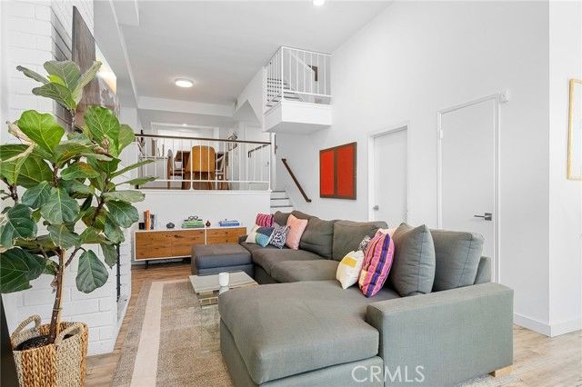 5435 Yarmouth 7, Encino (los Angeles), CA 91316