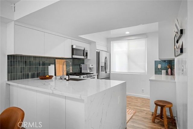 5435 Yarmouth 7, Encino (los Angeles), CA 91316