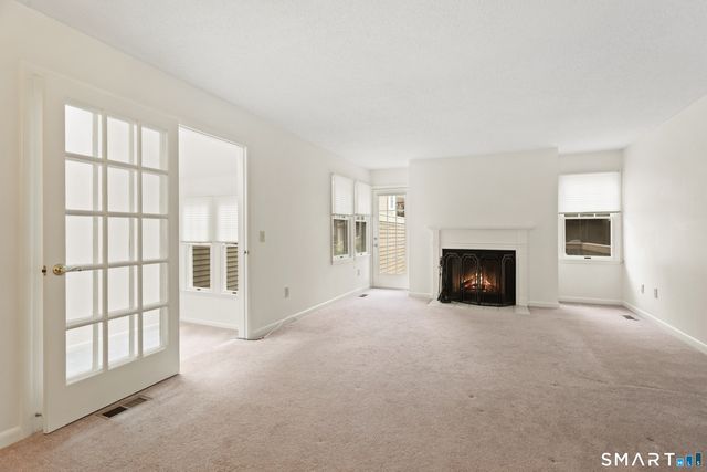 9 Silversmith Drive 9, Danbury, CT 06811
