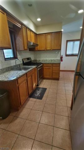 105 Trimble Ave, Clifton City, NJ 07011