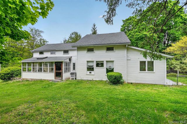 414 Buena Vista Road, New City, NY 10956