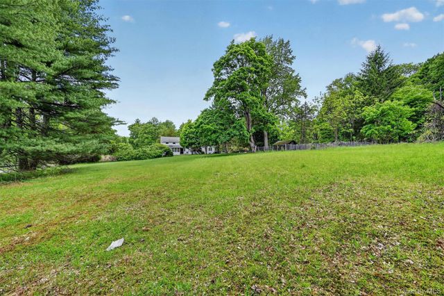 414 Buena Vista Road, New City, NY 10956