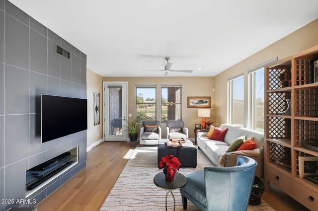 15221 N CLUBGATE Drive 1058, Scottsdale, AZ 85254