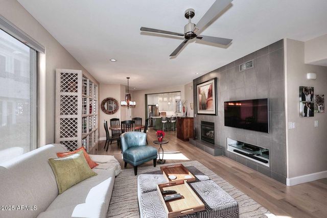 15221 N CLUBGATE Drive 1058, Scottsdale, AZ 85254