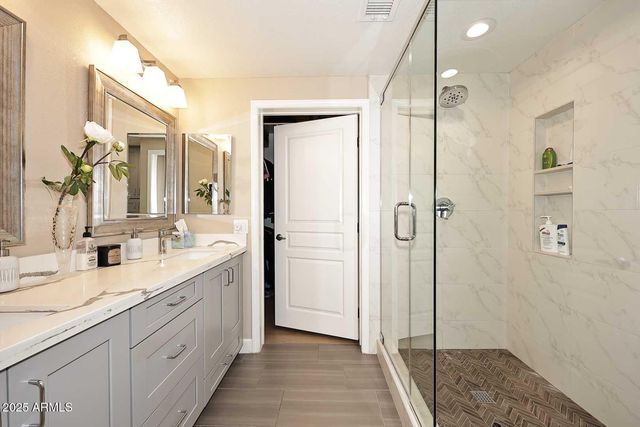 15221 N CLUBGATE Drive 1058, Scottsdale, AZ 85254